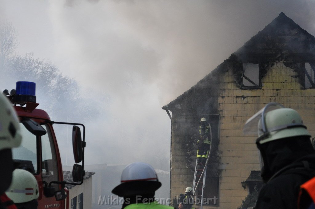 Haus komplett ausgebrannt Leverkusen P16.JPG